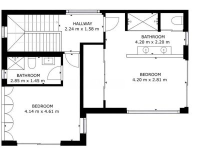 Plan d'étage présentant deux chambres, chacune avec salle de bain attenante, un couloir central et l'escalier. Les dimensions de chaque pièce sont clairement indiquées.