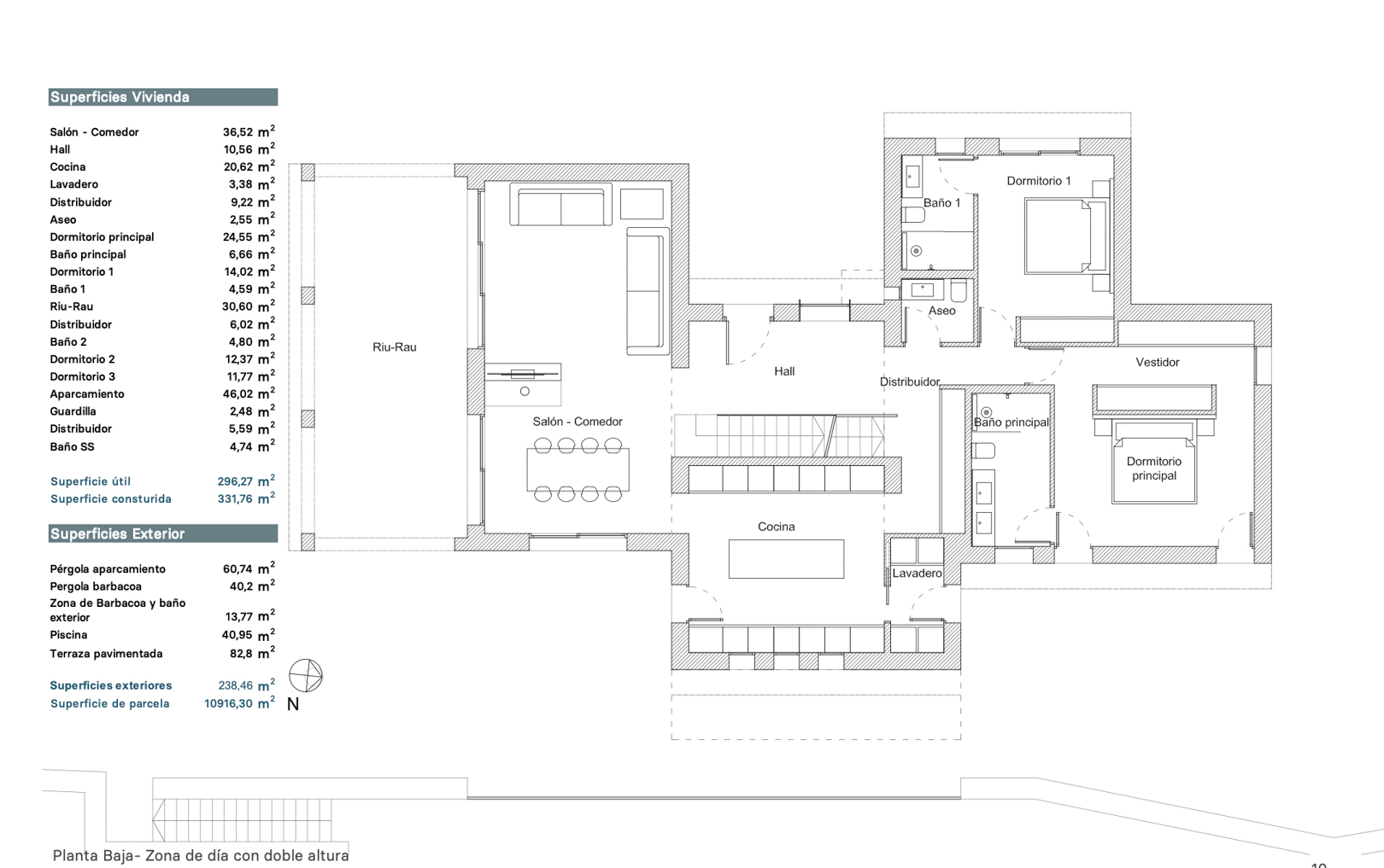 Plan du rez-de-chaussée détaillant l'agencement du salon-salle à manger, de la cuisine, de la suite parentale avec dressing, d'une chambre et du Riu-Rau extérieur. Plan du rez-de-chaussée détaillant l'agencement du salon-salle à manger, de la cuisine, de la suite parentale avec dressing, d'une chambre et du Riu-Rau extérieur.