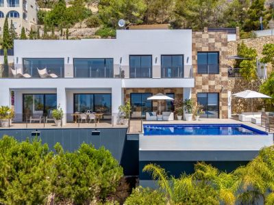 Villa d'exception avec vue panoramique sur la mer