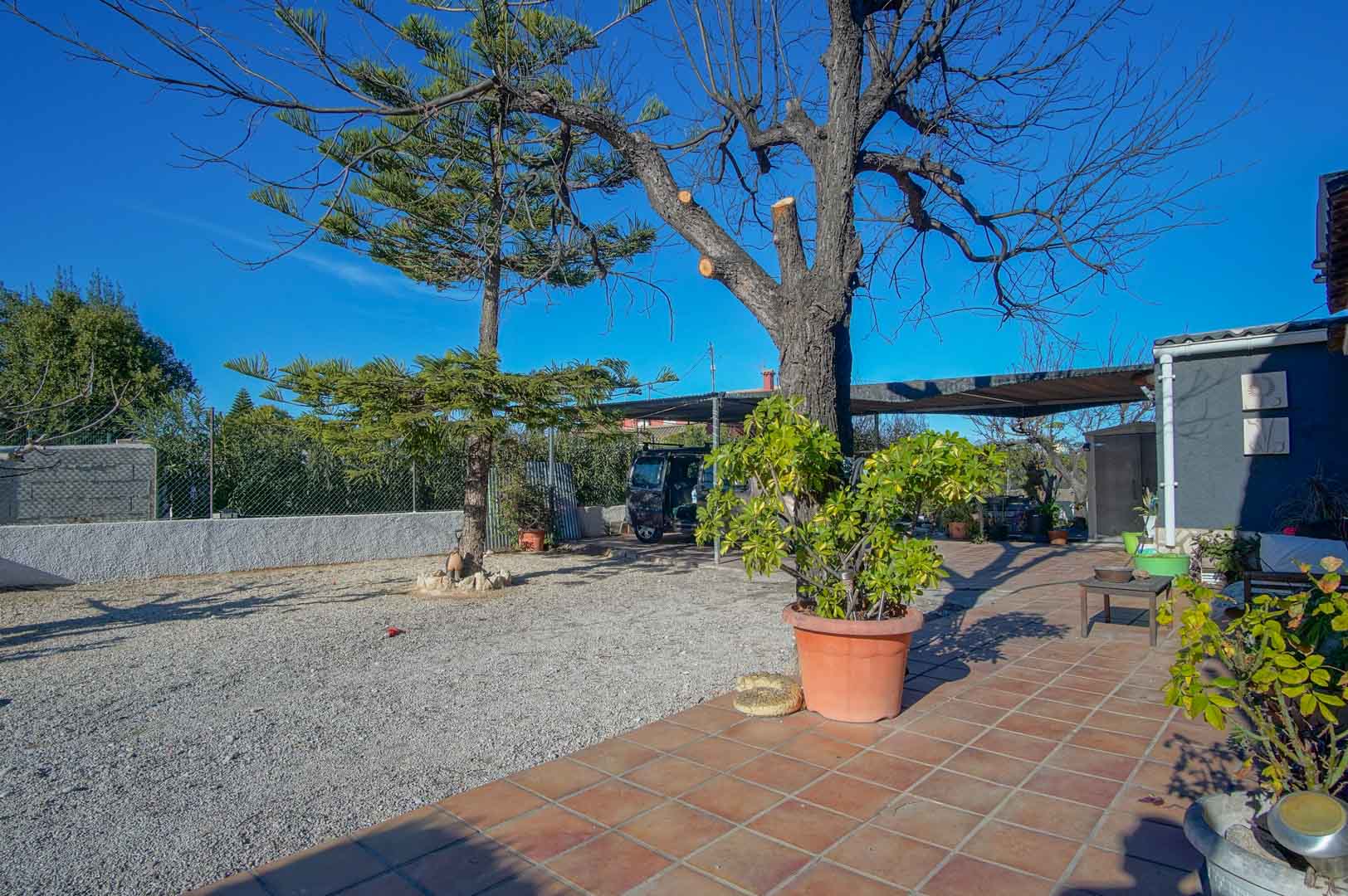 Terrasse extérieure et jardin