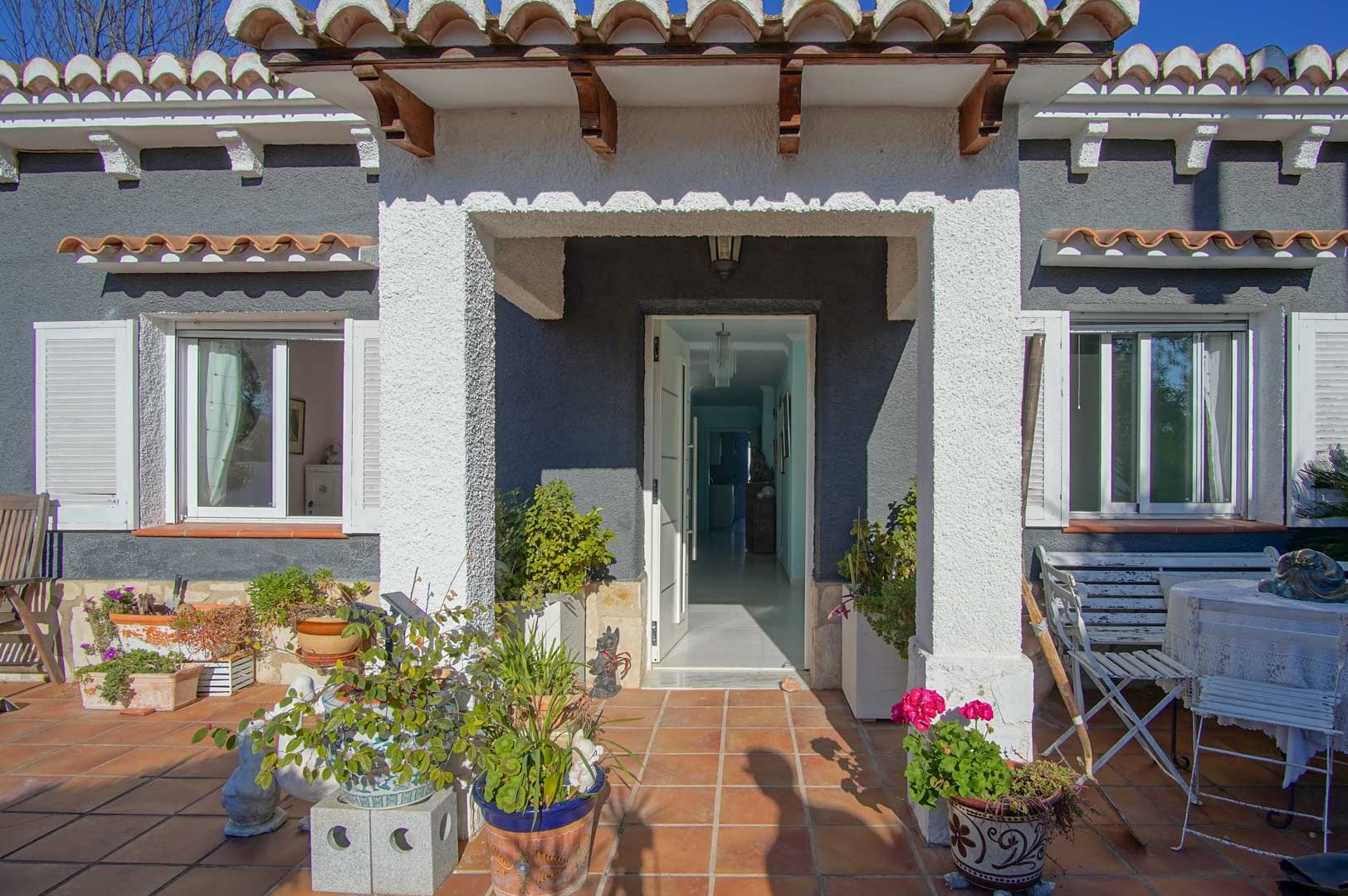 Entrée principale de la maison
