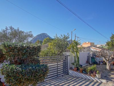 Jardin avec vue sur la montagne