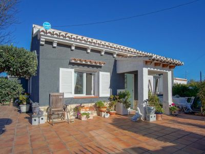 Extérieur de la maison et terrasse