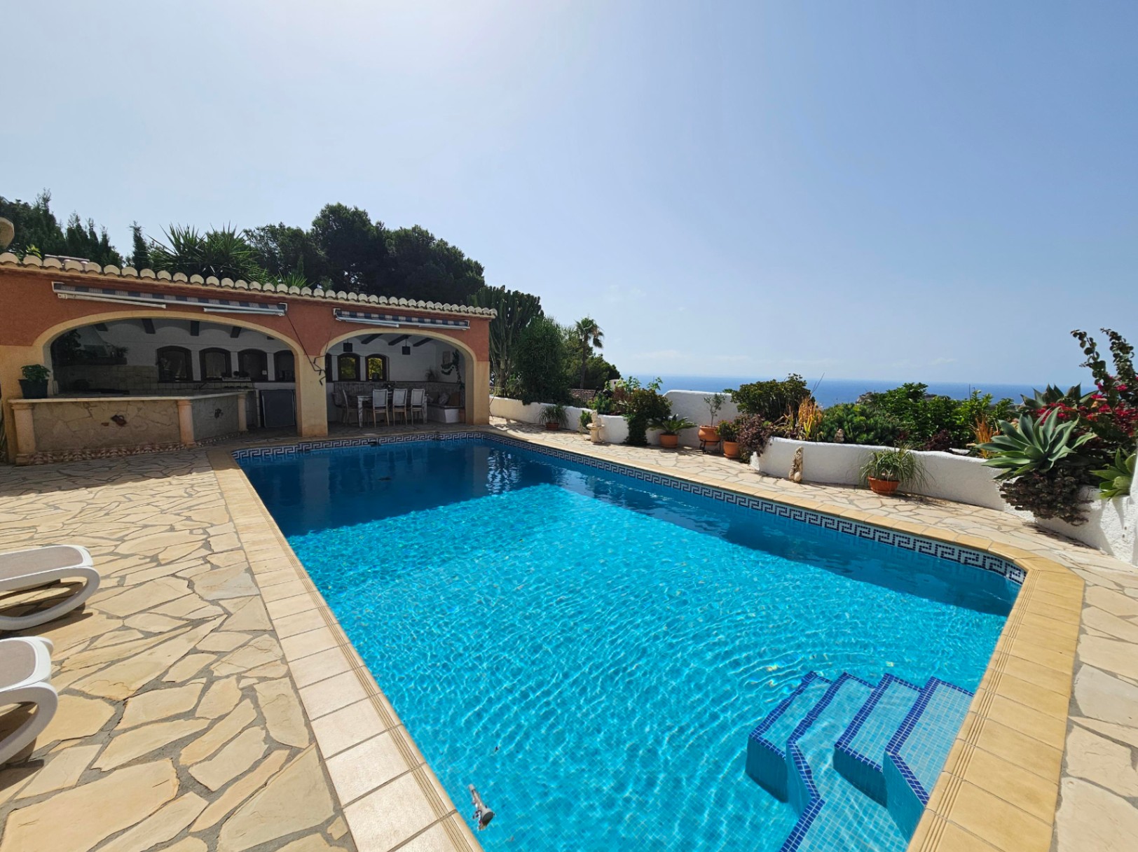 Piscine avec vue sur mer Piscine avec vue sur mer