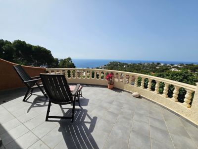Terrasse avec vue sur la mer