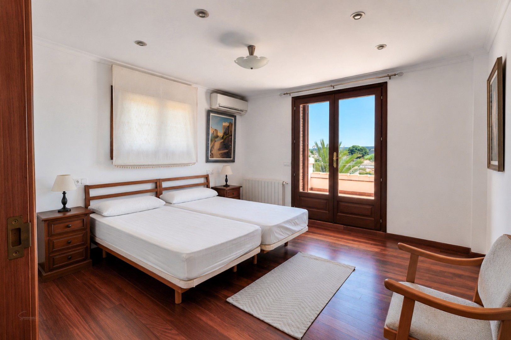 Chambre avec accès au balcon