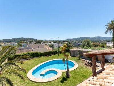 Jardin avec piscine