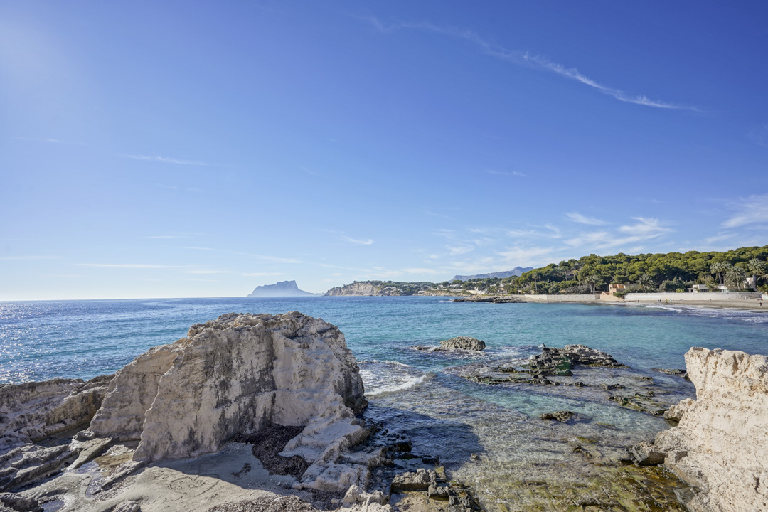 Vue sur la mer et la côte