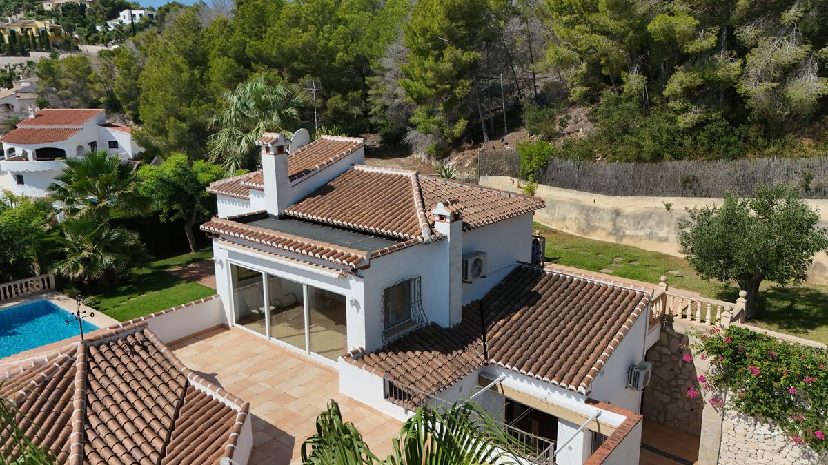 Villa à vendre à Jávea, vue sur la mer et grand terrain
