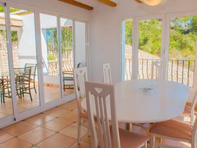Villa à vendre à Jávea, vue sur la mer et grand terrain