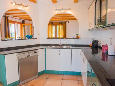Villa à vendre à Jávea, vue sur la mer et grand terrain