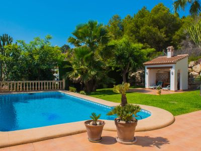 Villa à vendre à Jávea, vue sur la mer et grand terrain