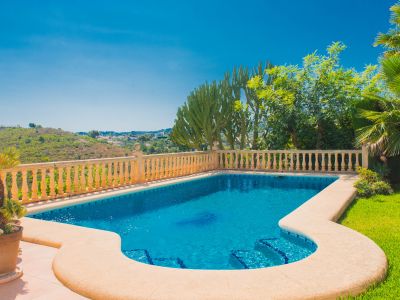 Villa à vendre à Jávea, vue sur la mer et grand terrain