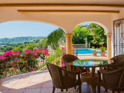 Villa à vendre à Jávea, vue sur la mer et grand terrain
