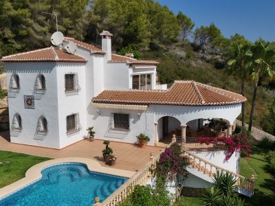 Villa à vendre à Jávea, vue sur la mer et grand terrain