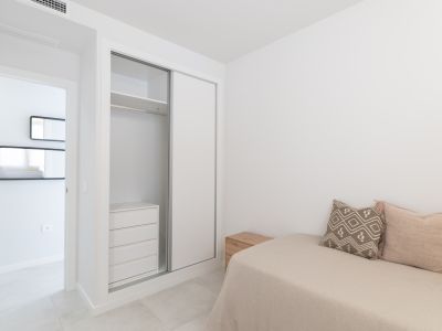 Chambre avec placard encastré