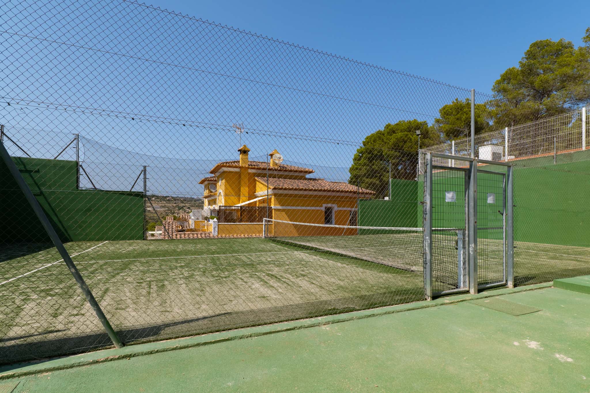 Terrain de padel communautaire