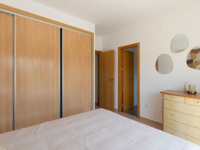 Chambre avec placard intégré