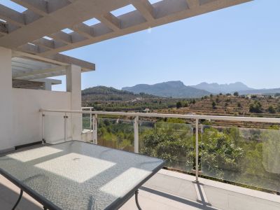 Terrasse avec vue sur les montagnes