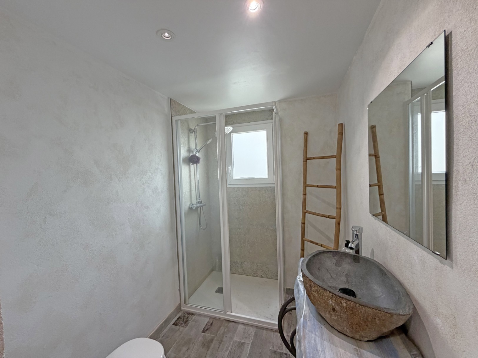 Salle de bains avec douche Salle de bains avec douche