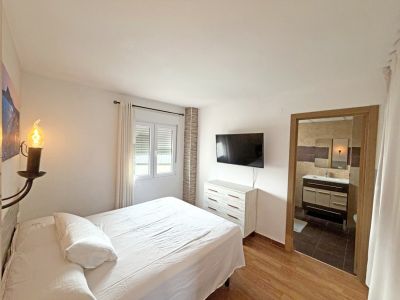 Chambre principale avec salle de bains