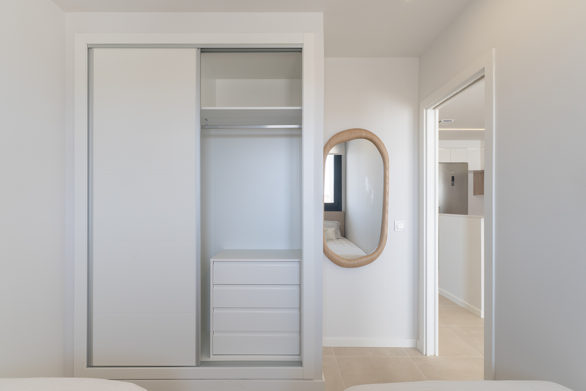 Chambre avec placard intégré