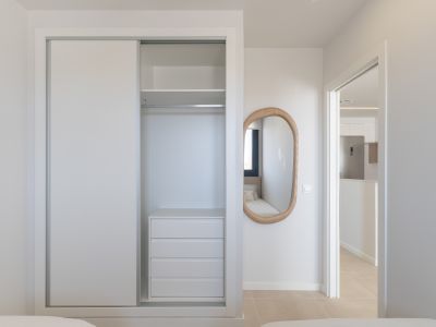 Chambre avec placard intégré