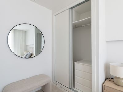 Placard encastré dans la chambre