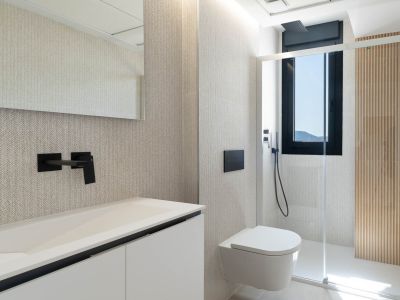 Salle de bains avec douche