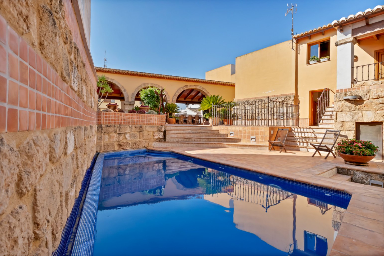 Patio avec piscine privée