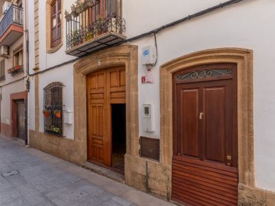 Façade et entrée principale