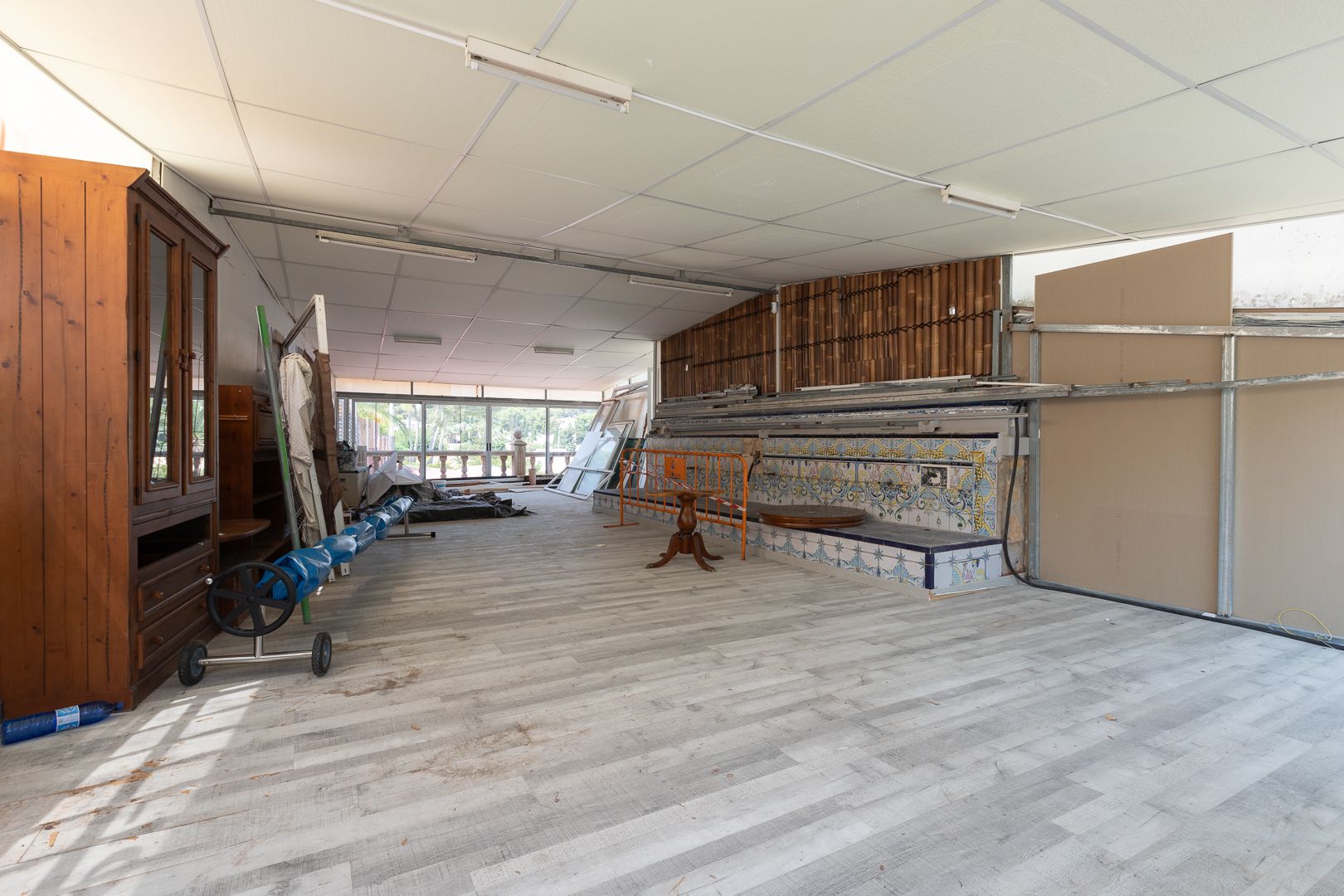 Intérieur du local commercial