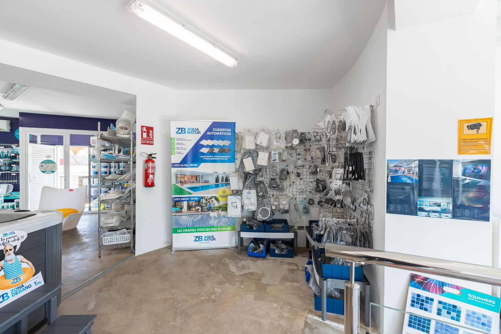 Intérieur du local commercial