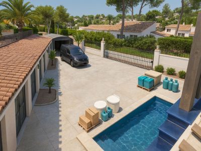 Espace parking et piscine