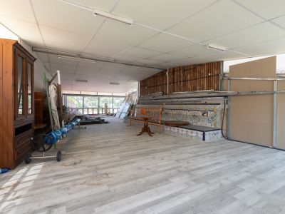 Intérieur du local commercial