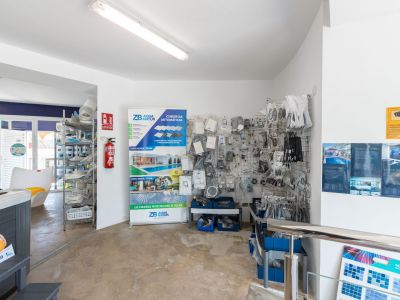 Intérieur du local commercial