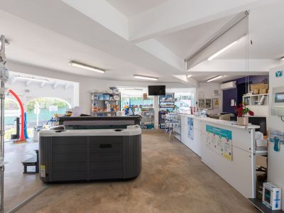 Intérieur du local commercial