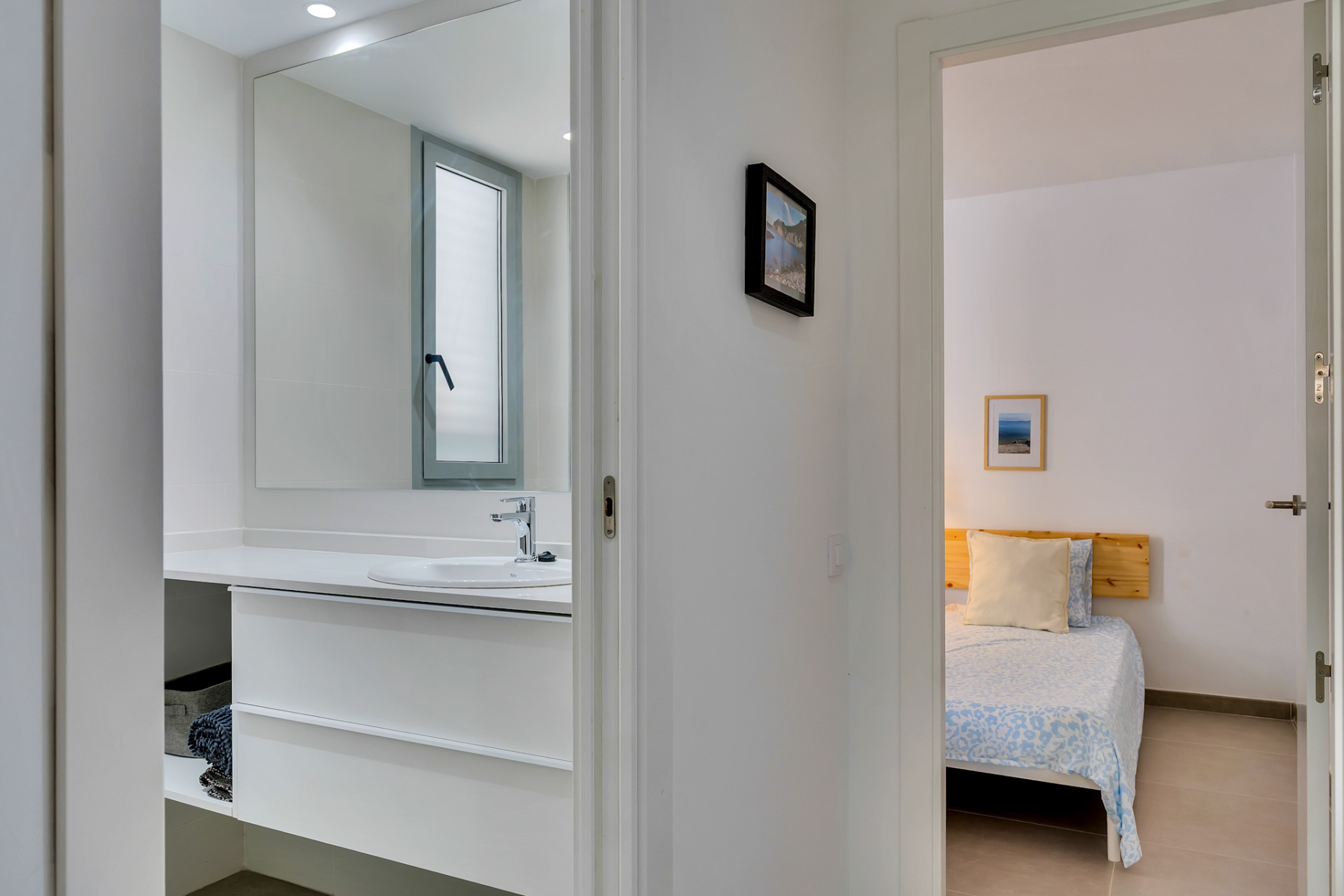 Salle de bain et chambre