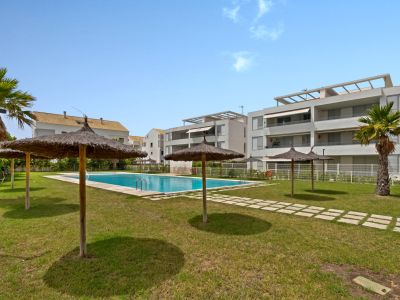 Piscine communautaire et jardin