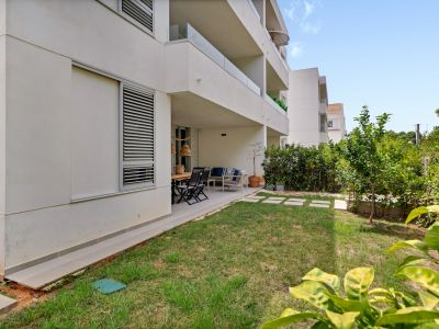 Jardin privé et terrasse couverte