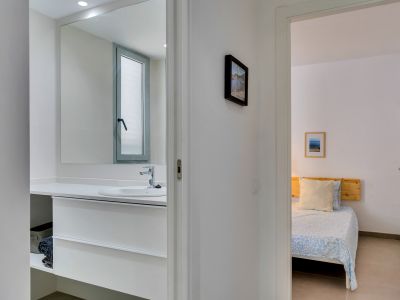 Salle de bain et chambre