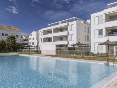 Piscine communautaire et complexe résidentiel