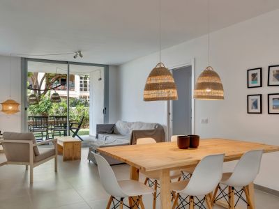Salon-salle à manger avec accès jardin