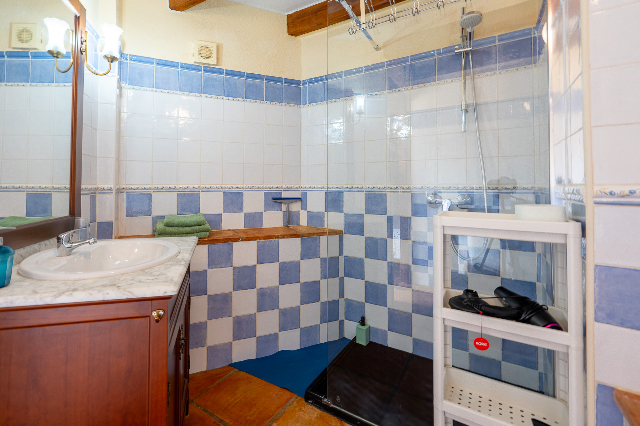 Salle de bains attenante