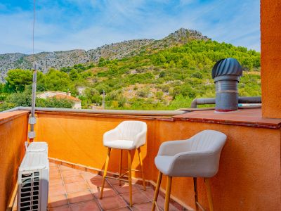Terrasse avec vue sur la montagne