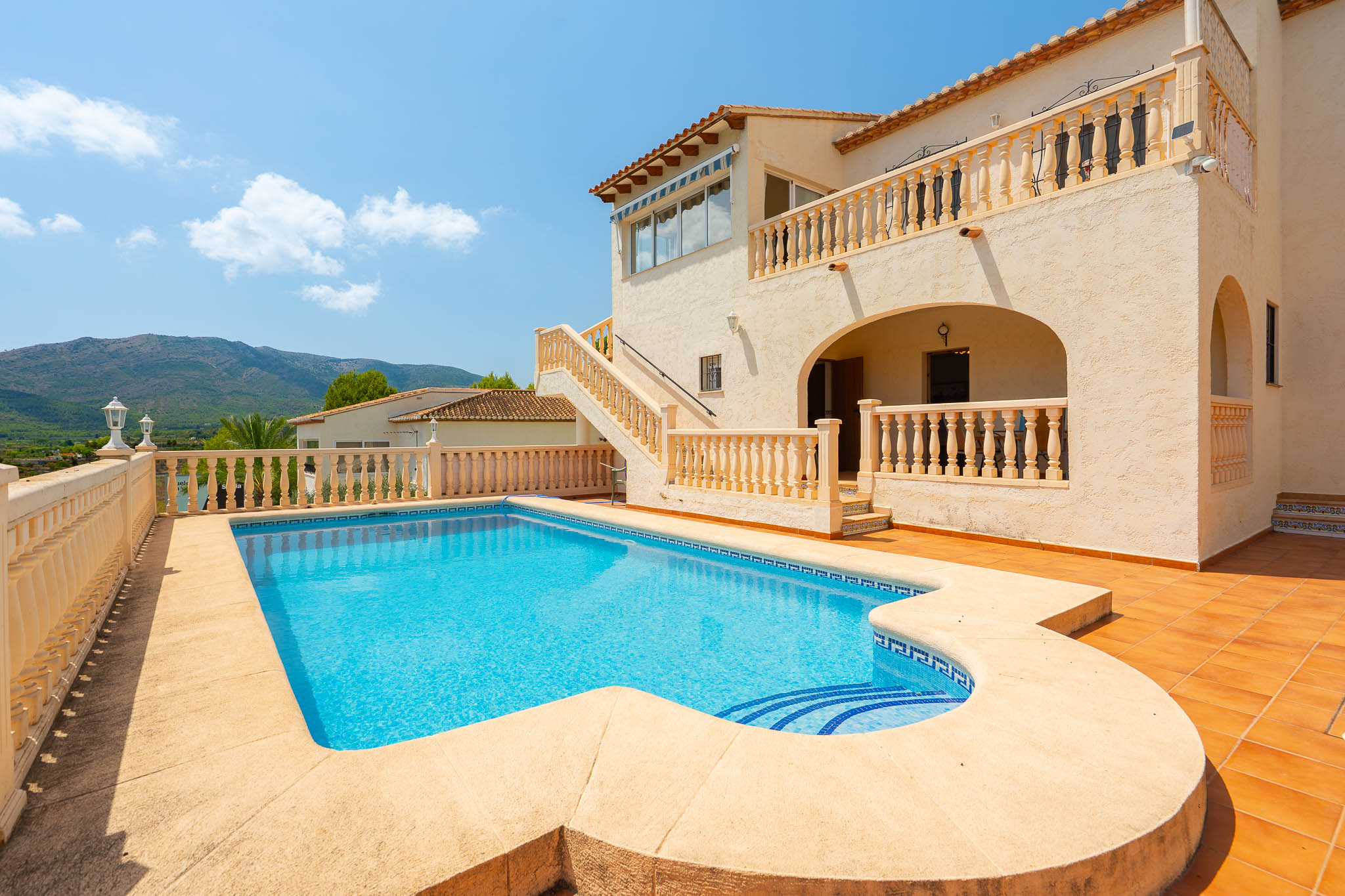 Piscine privée et terrasse