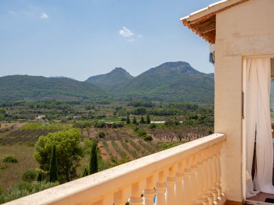 Terrasse avec vue sur la vallée