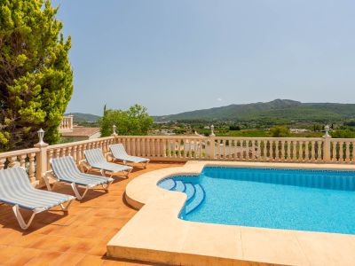 Terrasse de la piscine avec vue