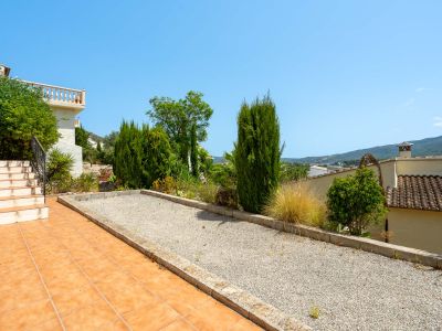 Terrain de pétanque dans le jardin