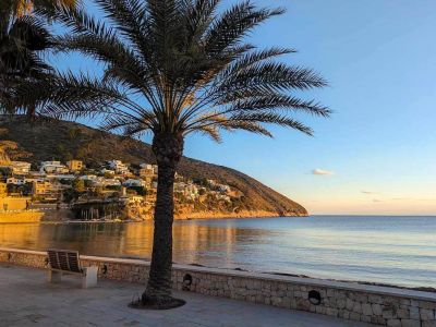 Plage et promenade à proximité